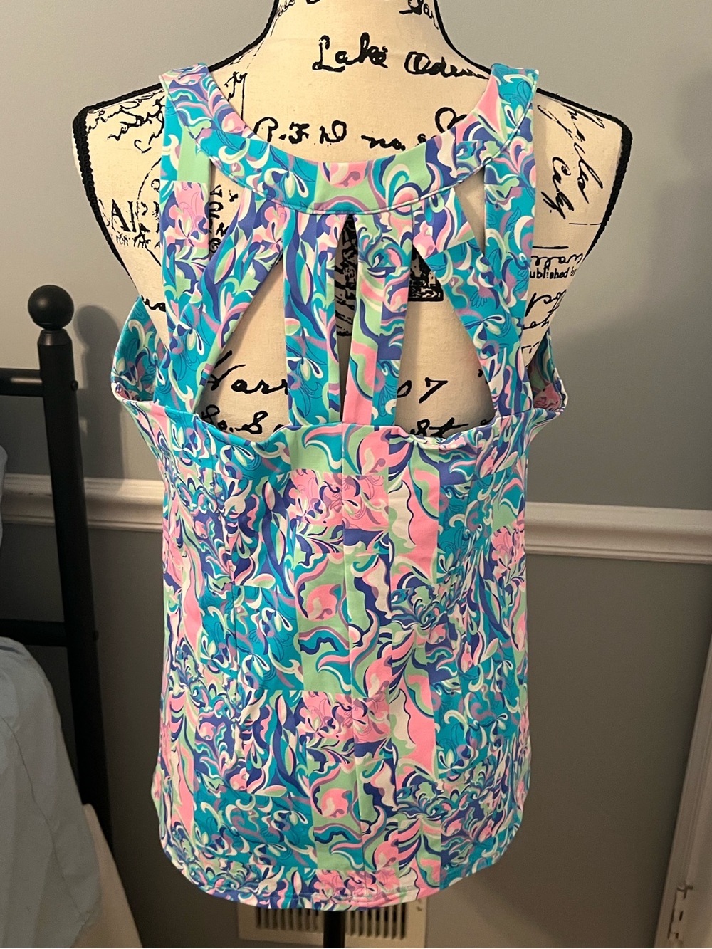 Lulu-B “Lilly Pulitzer” style print tank - Picture 2 of 6